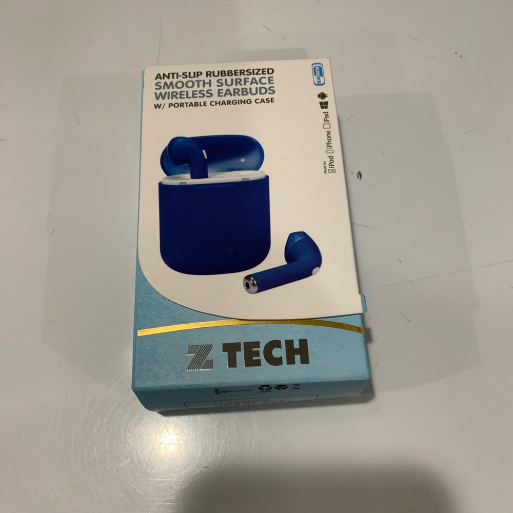 NWT Rubberized wireless headphones w charging case - Picture 3 of 10